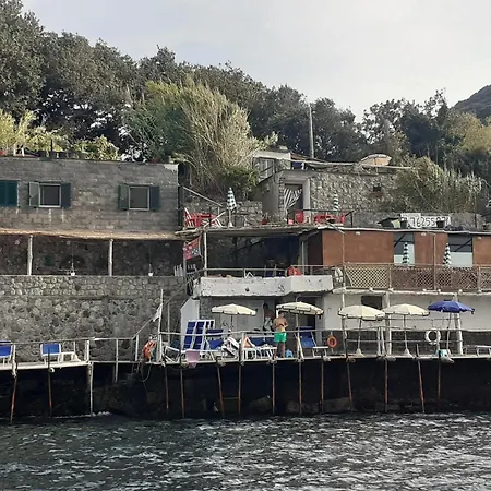 Casa Sul Mare 1 アパート イスキア島